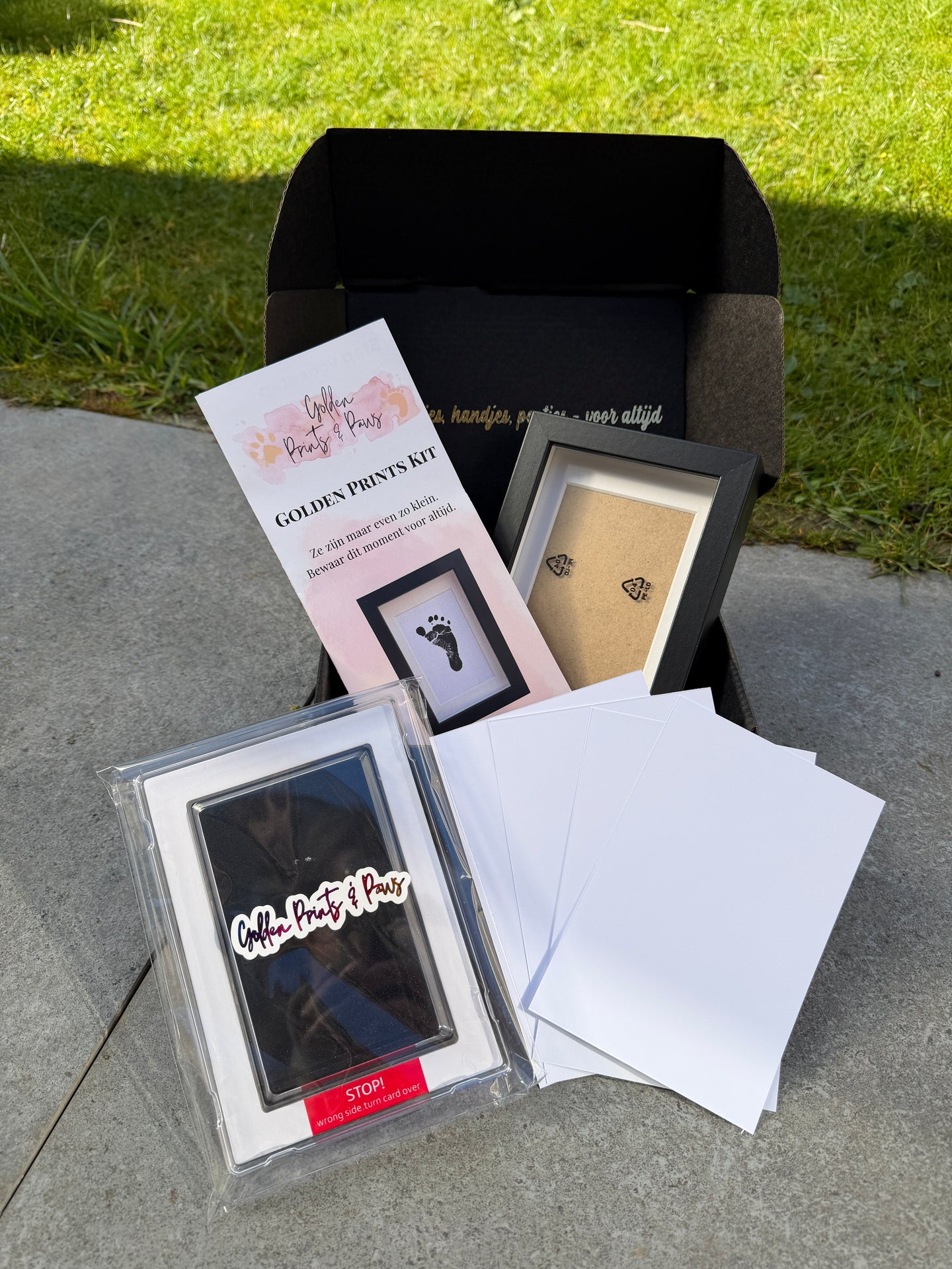 kraamcadeau golden prints kit met baby hand- en voetafdruk in lijstje